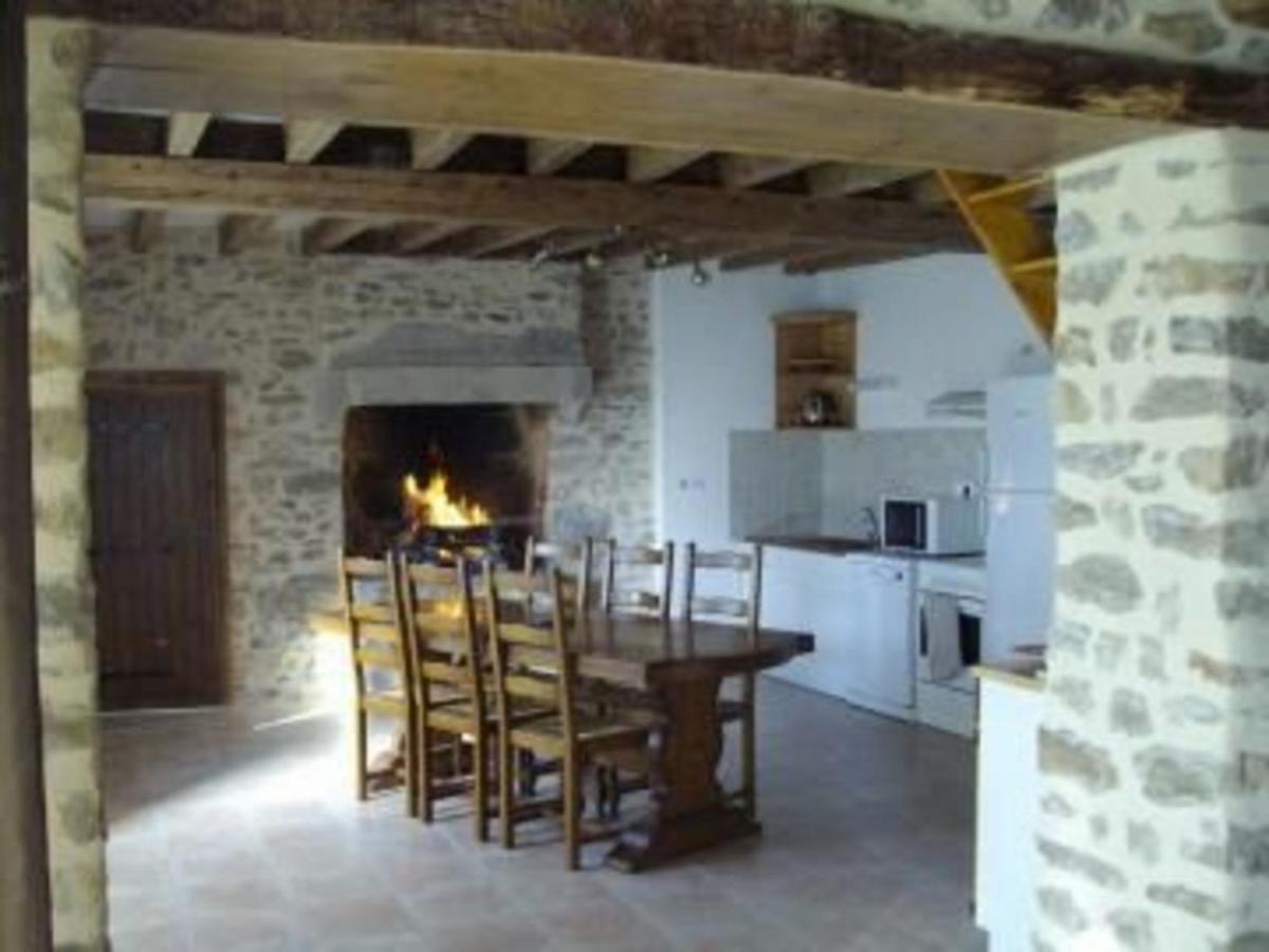 Gite De Charme Renove Avec Cheminee, Terrasse Et Proche Randonnees - Capacite 13 Pers. - Fr-1-410-179 Saint-Léonard-des-Bois Kültér fotó