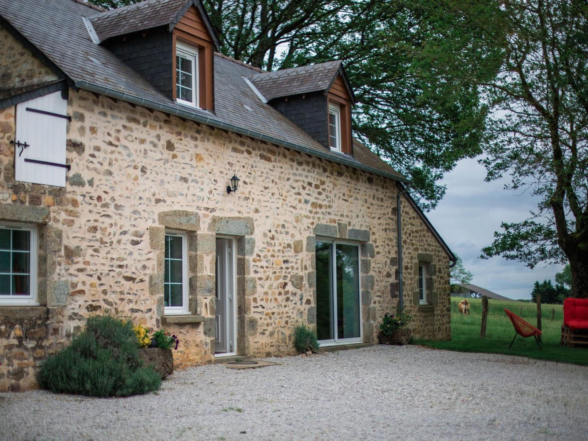 Gite De Charme Renove Avec Cheminee, Terrasse Et Proche Randonnees - Capacite 13 Pers. - Fr-1-410-179 Saint-Léonard-des-Bois Kültér fotó