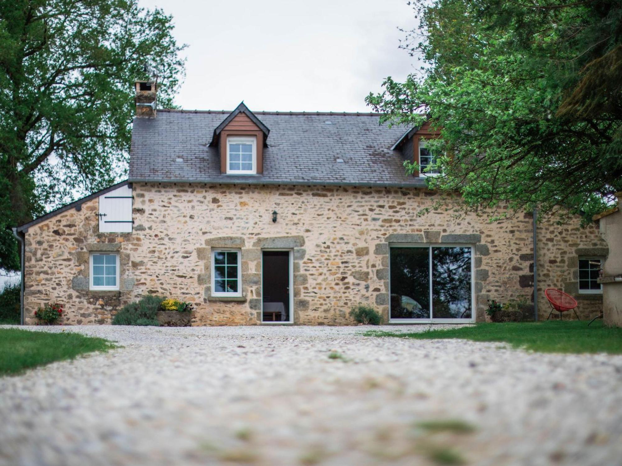 Gite De Charme Renove Avec Cheminee, Terrasse Et Proche Randonnees - Capacite 13 Pers. - Fr-1-410-179 Saint-Léonard-des-Bois Kültér fotó